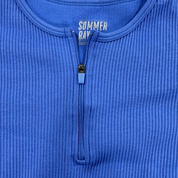 Blue top / with a zipper/ sport top - Picture 2 of 5